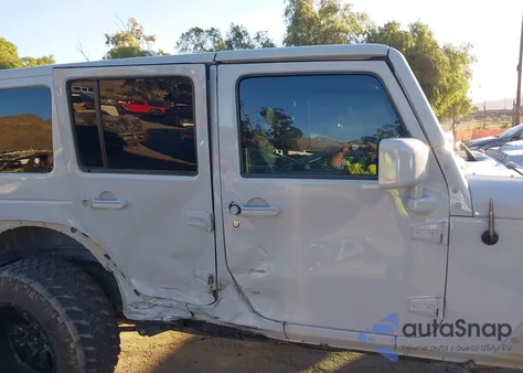 2016 Jeep Wrangler Unlimited Sport из США, поврежденный, VIN 1C4BJWDG8GL323995